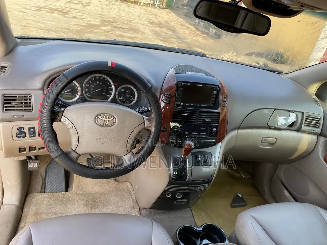 Toyota Sienna 2005 Gray