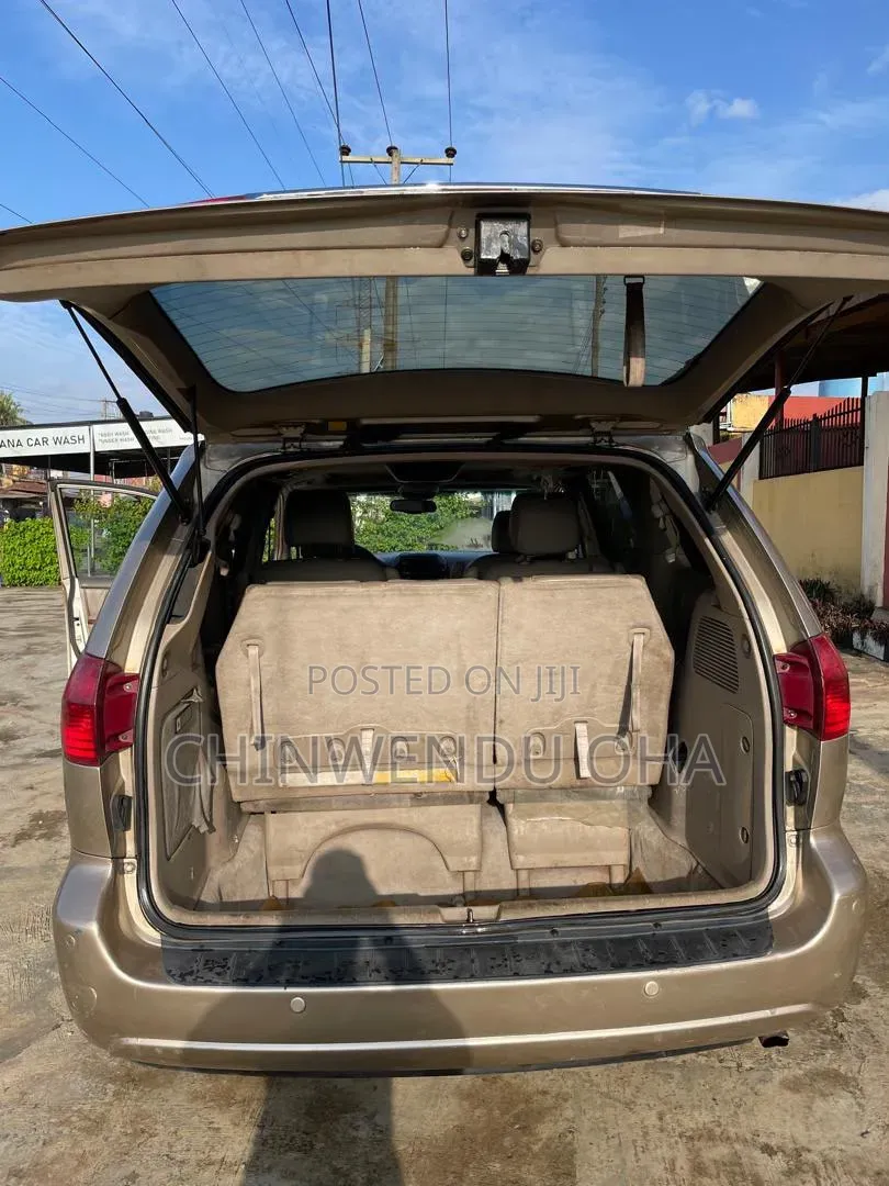 Toyota Sienna 2005 Gray