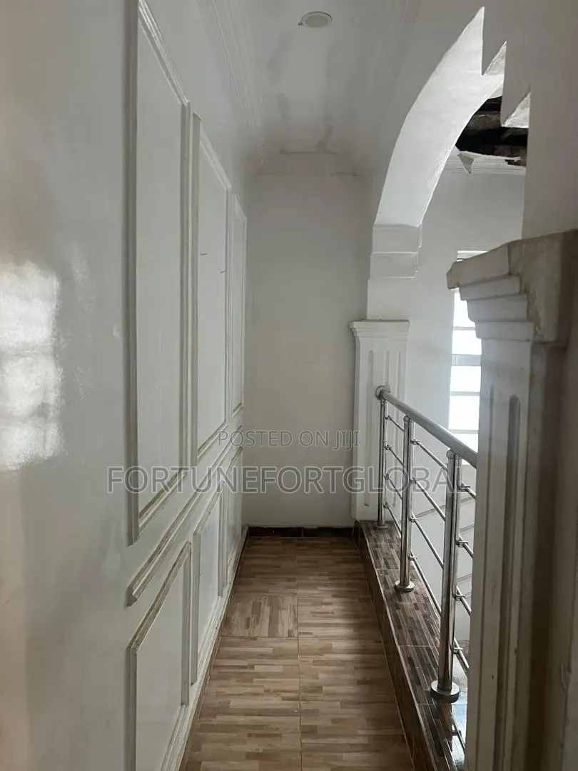 A 6 Bedroom Duplex
