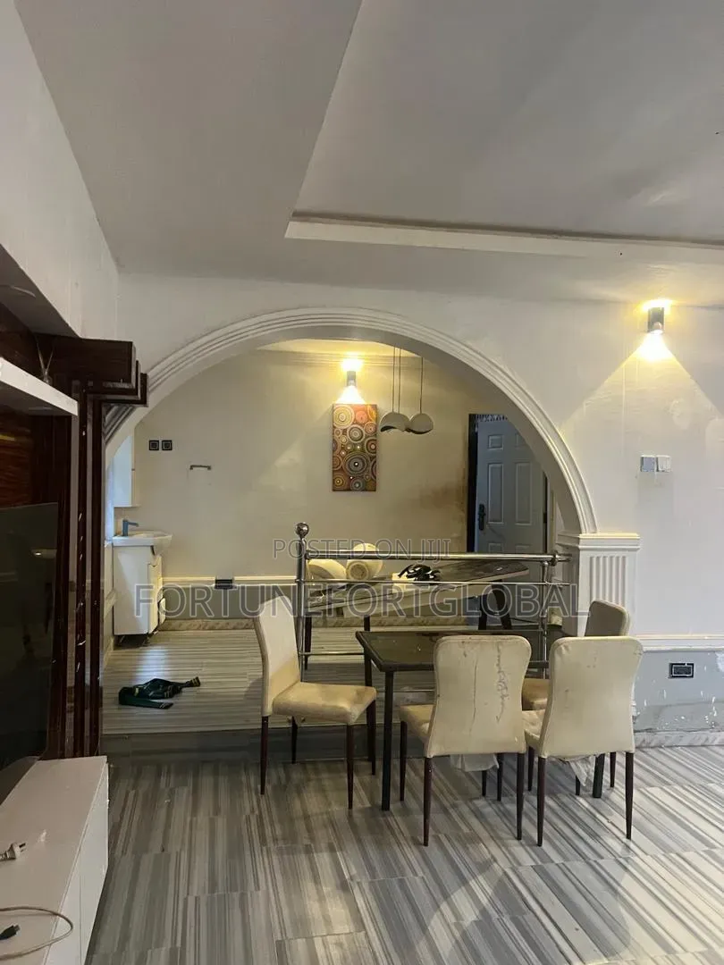 A 6 Bedroom Duplex