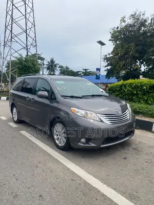 Toyota Sienna Limited 7 Passenger 2011 Gray