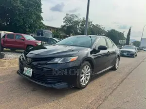 Toyota Camry 2018 Blue