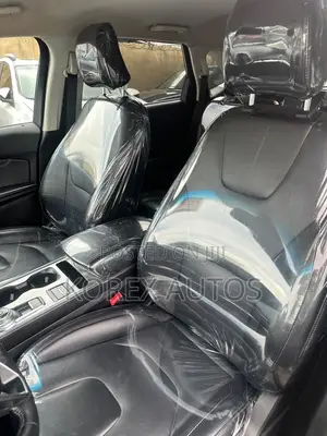 Ford Edge Titanium 2022 Silver