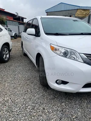 Toyota Sienna Limited 7 Passenger 2012 White