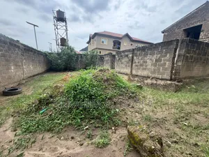 An Empty Dry Land Measuring 330sqm With A