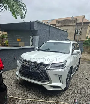 Lexus LX 570 (5 seats) AWD 2020 White