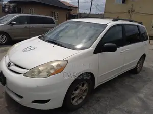 Toyota Sienna 2008 White