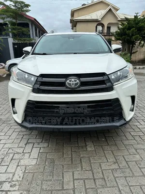 Toyota Highlander SE 4x4 V6 (3.5L 6cyl 8A) 2017 White