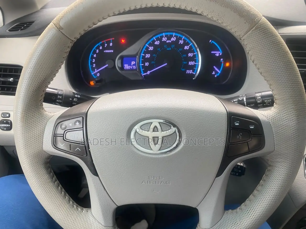 Toyota Sienna 2012 White