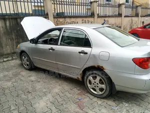 Toyota Corolla LE 2005 Silver