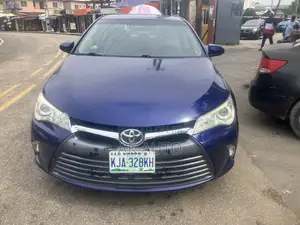 Toyota Camry SE 4dr Sedan (2.5L 4cyl 6A) 2016 Blue