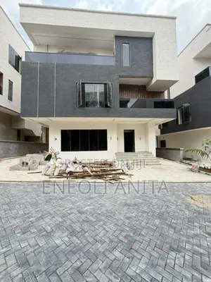 5bdrm Duplex in Utako for sale