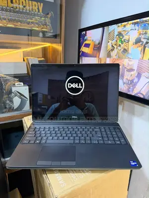 Laptop Dell Precision 7560 64GB Intel Core i9 SSD 1T