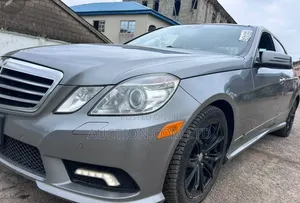 Mercedes-Benz E350 Base 4Matic Sedan AWD (3.5L 6cyl 7A) 2010 Gray