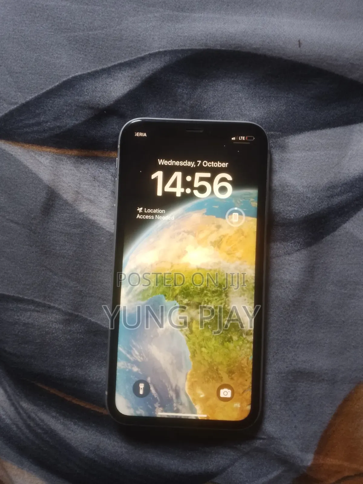 Apple iPhone XR 64 GB White