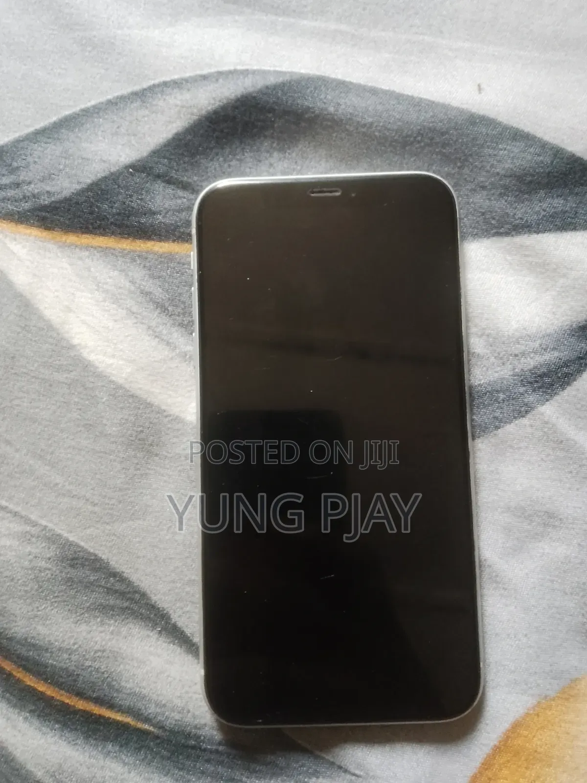 Apple iPhone XR 64 GB White