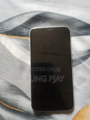 Apple iPhone XR 64 GB White