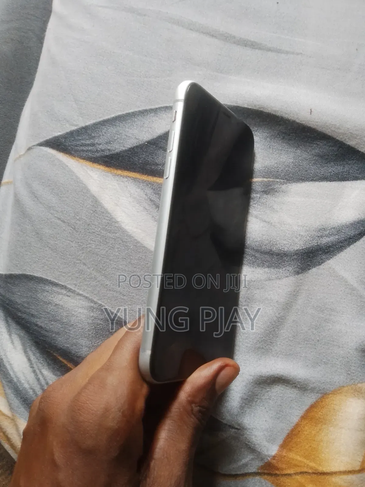 Apple iPhone XR 64 GB White