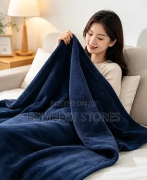 Bedsure Navy Fleece Bedspread King Fluffy Flannel Blanket