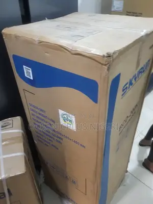 Skyrun BCD-200 Compact Refrigerator