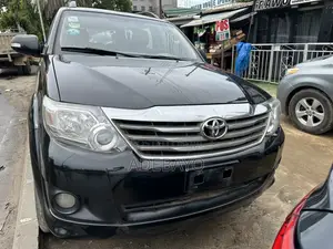 Toyota Fortuner 2.7 RWD 2014 Black