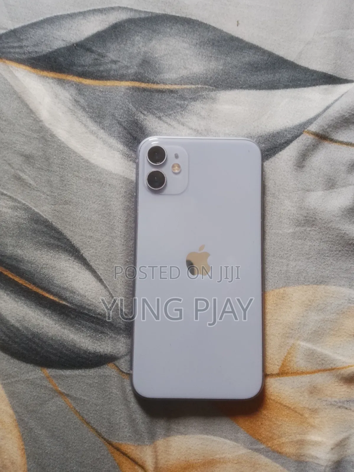 Apple iPhone 11 64 GB Gray