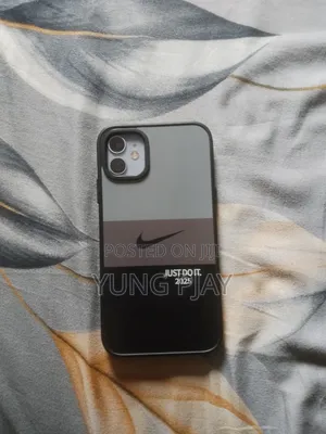 Apple iPhone 11 64 GB Gray