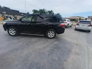Toyota Highlander Base 2010 Black