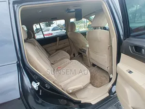 Toyota Highlander Base 2010 Black