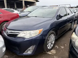 Toyota Camry XLE 4dr Sedan (2.5L 4cyl 6A) 2014 Blue