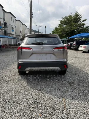 New Toyota Corolla Cross LE 2025 Silver