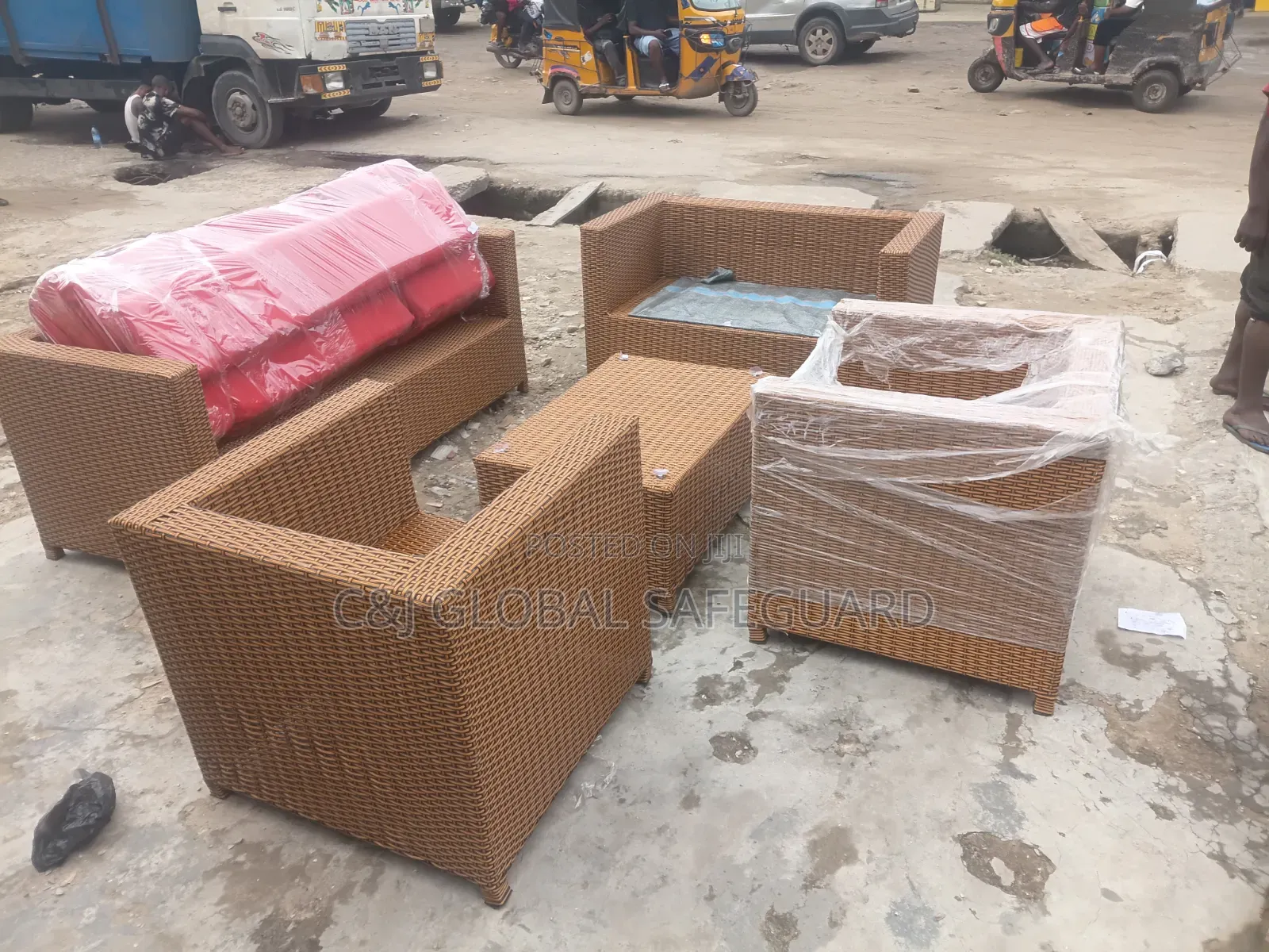 Quality 7 Seater Outdoor Chairs With Table.