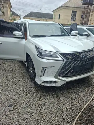 Lexus LX 2020 White