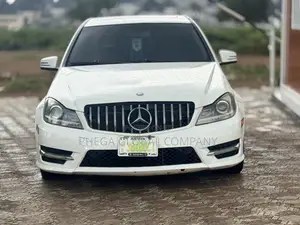 Mercedes-Benz C300 Sport 4Matic Sedan AWD (3.0L 6cyl 7A) 2012 White