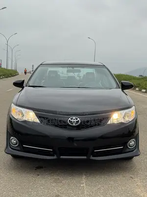 Toyota Camry SE 4dr Sedan (2.5L 4cyl 6A) 2014 Black