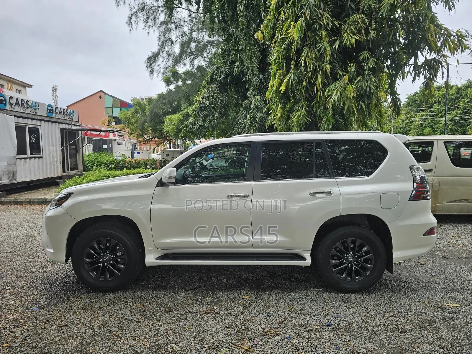 Lexus GX 2023 White