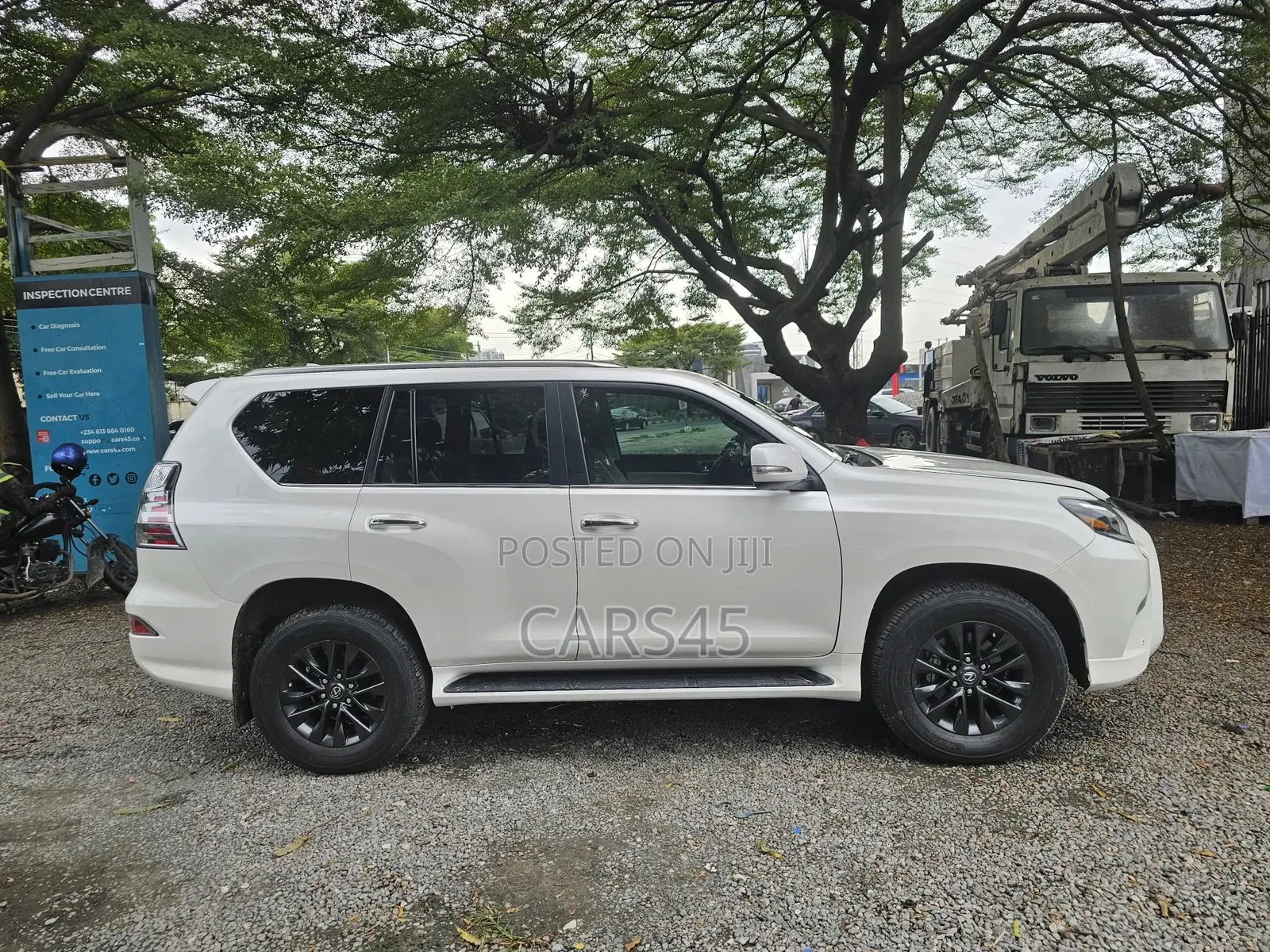 Lexus GX 2023 White