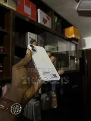 Apple iPhone 16 128 GB White