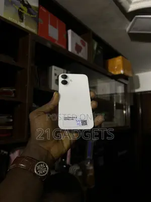 Apple iPhone 16 128 GB White
