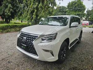 Lexus GX 2023 White