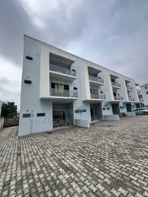 4bdrm Townhouse / Terrace in Guzape District for rent