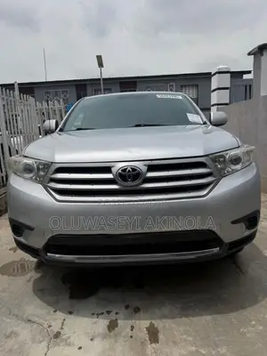 Toyota Highlander 2012 Silver