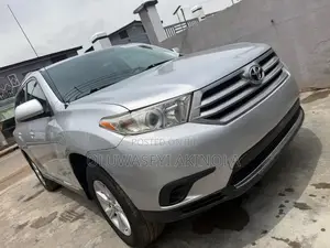 Toyota Highlander 2012 Silver