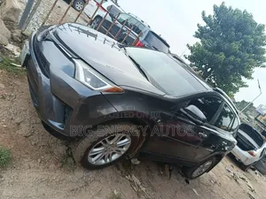 Toyota RAV4 Limited 4dr SUV AWD (2.5L 4cyl 6A) 2018 Gray