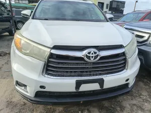 Toyota Highlander Limited 4dr SUV (3.5L 6cyl 6A) 2015 White