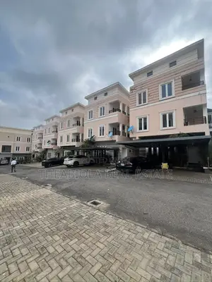4bdrm Townhouse / Terrace in Guzape District for rent