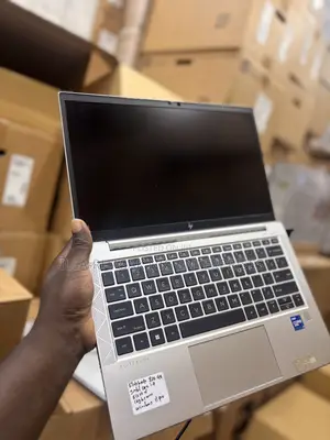 Laptop HP EliteBook 830 G8 16GB Intel Core i7 SSD 512GB