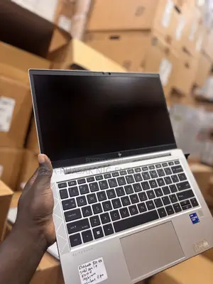 Laptop HP EliteBook 830 G8 16GB Intel Core i7 SSD 512GB