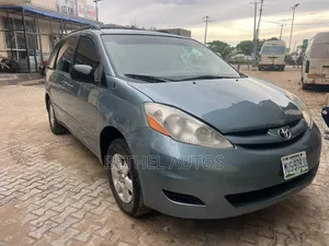 Toyota Sienna 2006 Blue