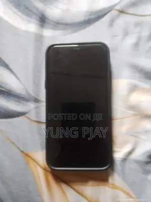 Apple iPhone 11 64 GB Gray